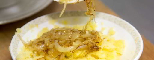 Шаг 2: вареников с кислой капустой и мятым картофелем