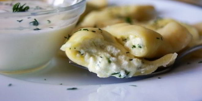 Рецепт вареников с соленым творогом