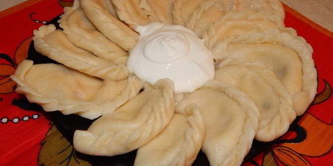 Рецепт вареников с творогом и финиками