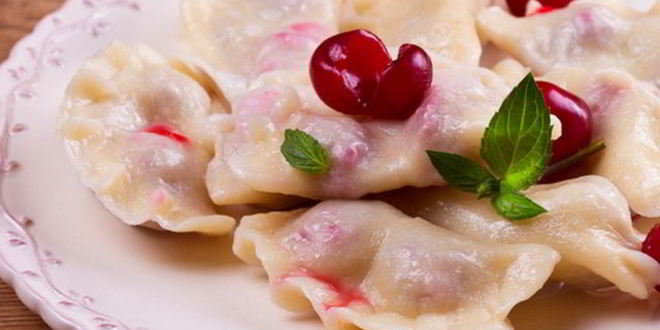 Рецепт вареников с творогом и вишней