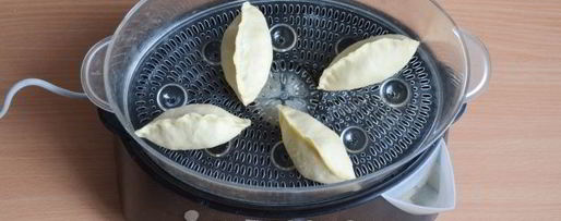 Шаг 13: вареников с вишней на пару