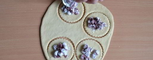 Шаг 11: вареников с вишней на пару