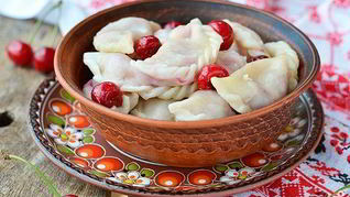 Рецепт Вареников с вишнями из заварного теста