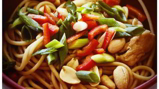 Рецепт Восточной лапши Удон с арахисом и имбирем