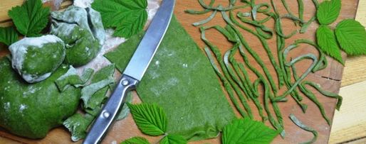 Шаг 4: зеленой домашней лапши с крапивой