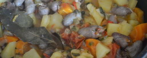 Шаг 4: острого жаркого с куриными сердечками и картофелем