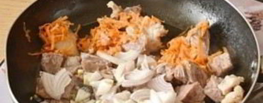 Шаг 3: жаркого из свинины с картофелем и грибами