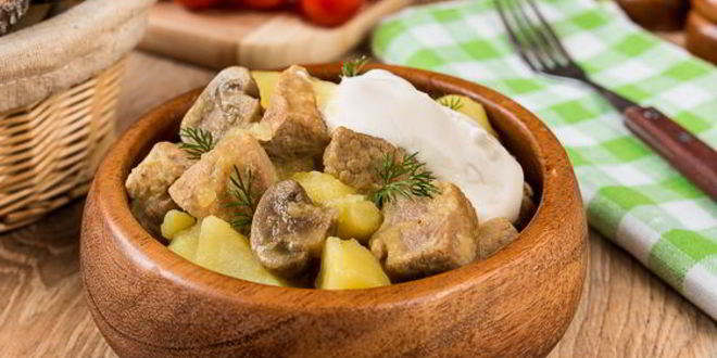 Рецепт жаркого из свинины с шампиньонами