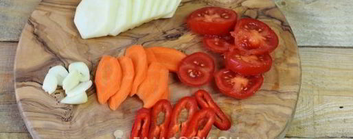 Шаг 5: жаркого по-домашнему в горшочках