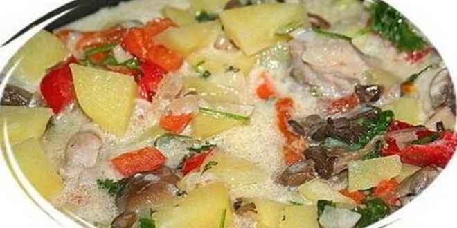 Рецепт жаркого с грибами и сметаной в мультиварке