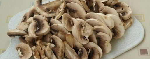 Шаг 6: жаркого с грибами в горшочках