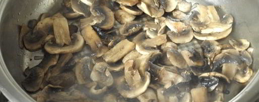 Шаг 7: жаркого с грибами в горшочках