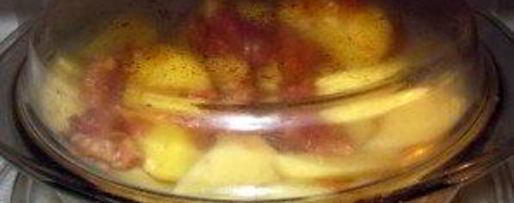 Шаг 2: жаркого с тушенкой