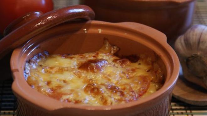 Рецепт Жаркого в горшочке по-домашнему с сырной шапочкой