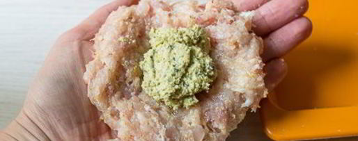 Шаг 2: куриных зраз с пикантной начинкой