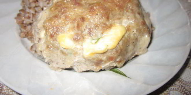 Рецепт мясных зраз с сыром и яйцом