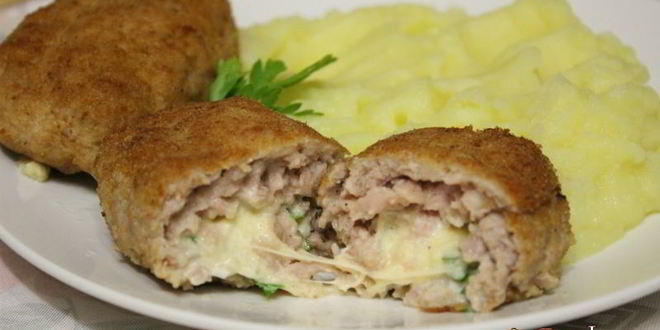 Рецепт мясных зраз с сыром, яйцом и зеленью