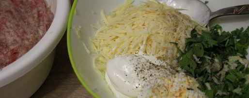 Шаг 1: мясных зраз с сыром, яйцом и зеленью