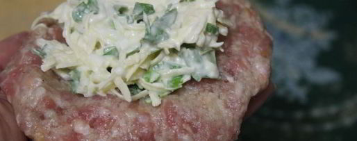 Шаг 2: мясных зраз с сыром, яйцом и зеленью