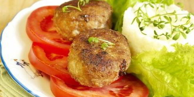 Рецепт сочных зраз с брынзой