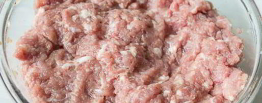 Шаг 2: свиных зраз с солеными огурцами