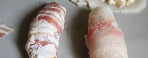 Шаг 4: зраз из тилапии в беконе с овощным салатом