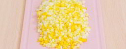 Шаг 1: зраз мясных с яйцом и луком