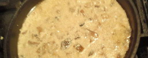 Шаг 4: зраз с лесными грибами под соусом