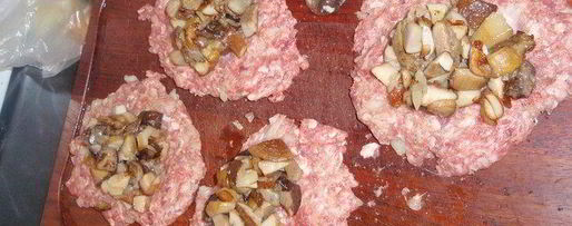 Шаг 8: зраз с лесными грибами под соусом