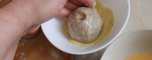 Шаг 4: зраз с зеленым горошком и зеленью