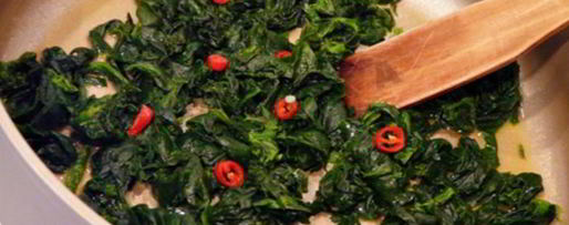 Шаг 1: гречки с чили и шпинатом