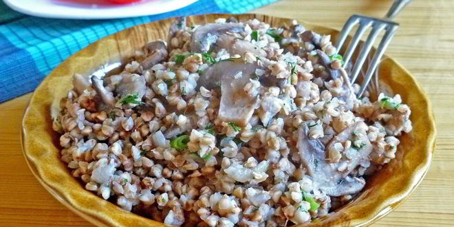 Рецепт гречки с грибами и луком