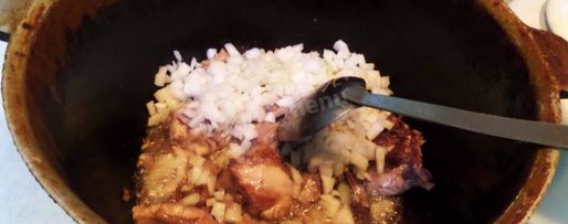 Шаг 4: гречки с куриным мясом в казане