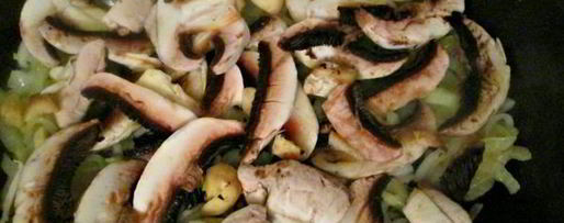 Шаг 3: гречки с курицей под сметанно-грибным соусом