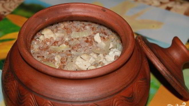 Рецепт Гречки с курицей в горшочках
