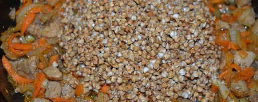 Шаг 6: гречки с мясом в горшочке