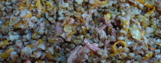 Шаг 5: гречки с овощами и мясной тушенкой