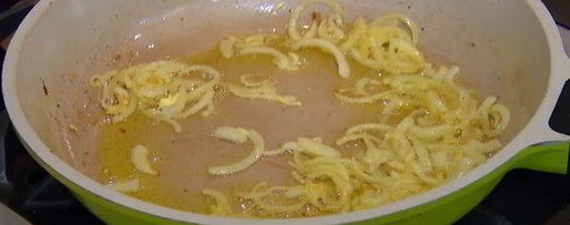 Шаг 2: гречки с перепелиными яйцами и овечьим сыром