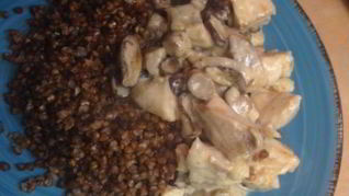Рецепт Гречки с рыбой и грибным соусом
