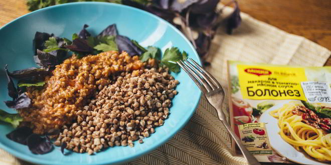 Рецепт гречки с соусом болоньезе