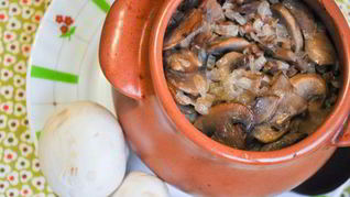 Рецепт Классической гречки с грибами в горшочке