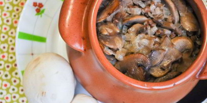 Рецепт классической гречки с грибами в горшочке