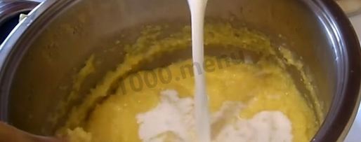 Шаг 2: каши из кукурузной крупы на молоке