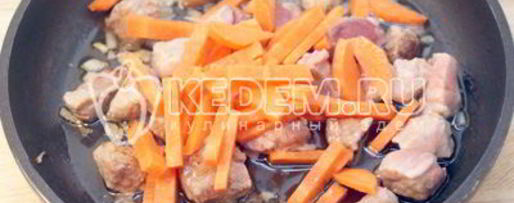 Шаг 2: кукурузной каши с мясом по-деревенски