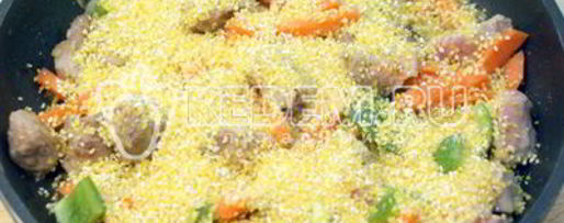 Шаг 4: кукурузной каши с мясом по-деревенски