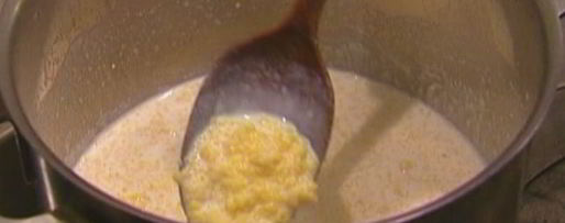 Шаг 2: кукурузной каши с тыквой и грецкими орехами