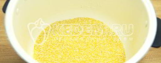 Шаг 2: кукурузной каши в мультиварке на молоке