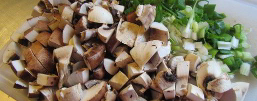 Шаг 3: поленты с грибами, свежими травами и пармезаном