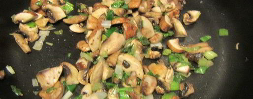 Шаг 4: поленты с грибами, свежими травами и пармезаном