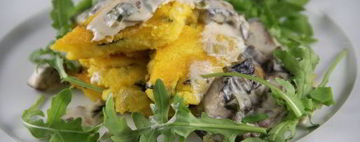 Шаг 7: поленты с грибами, свежими травами и пармезаном